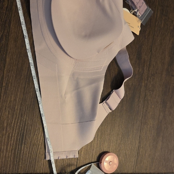 Elegant Blush Seamless Bra - Picture 5 of 6